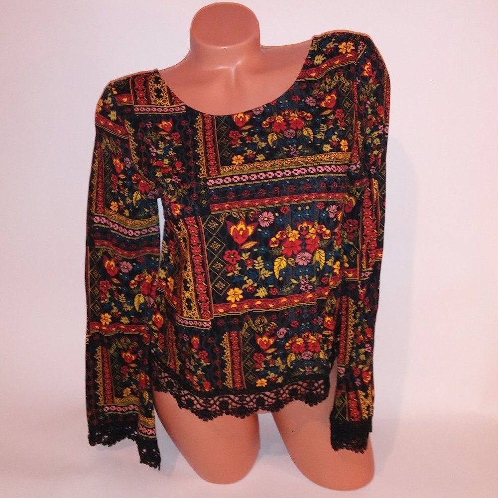 H&M x Coachella Collab Blouse Size 4 Boho Bell Sleeve Floral Crochet Lace Trim O